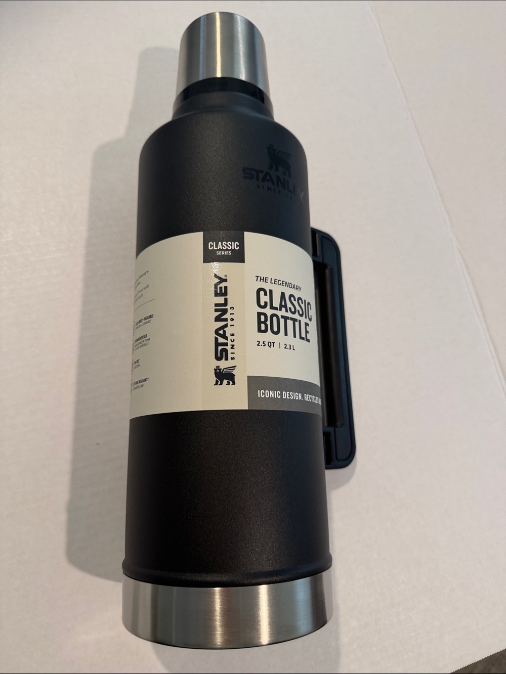 Stanley Black & Stainless Classic Bottle - Insulated Flask